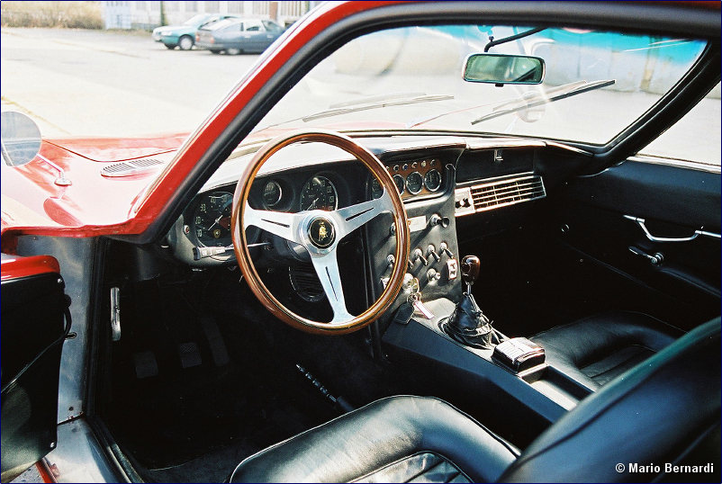 Lamborghini 400 GT 2+2